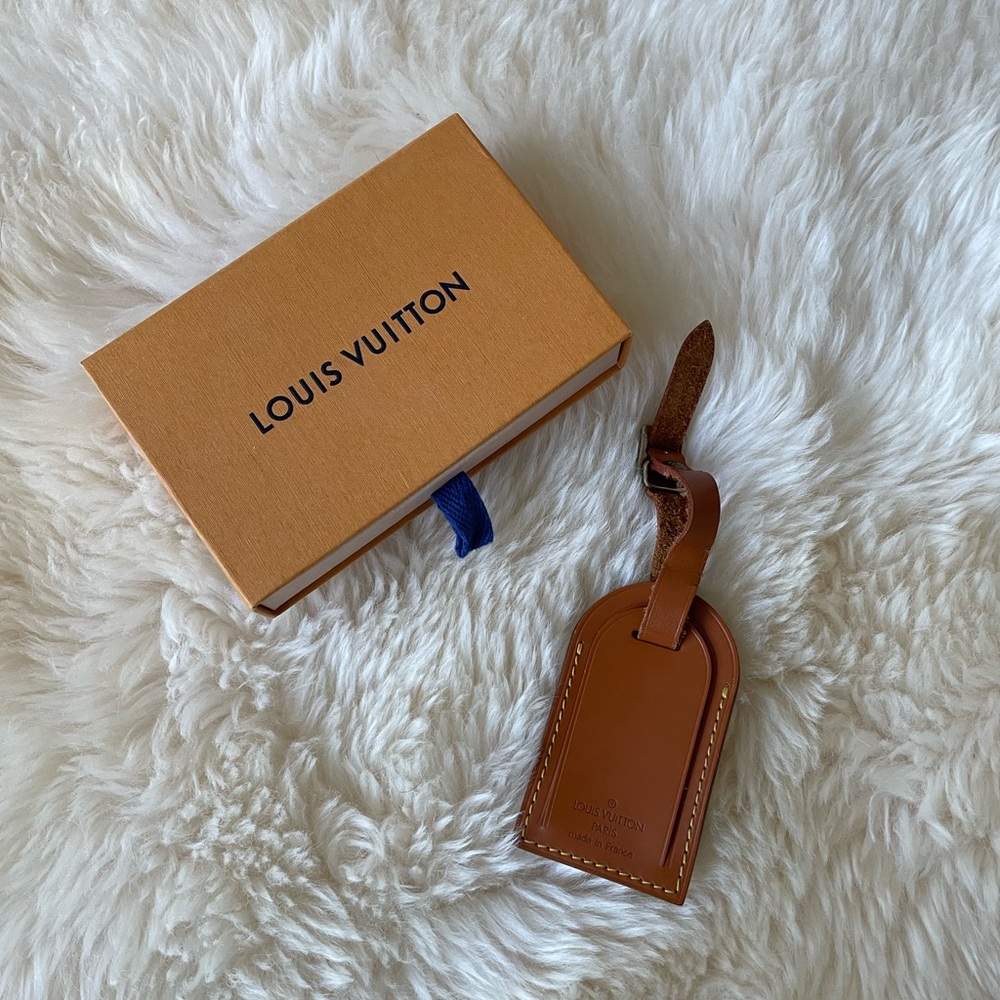 💯Authentic Louis Vuitton large brown luggage tag with silver hardware